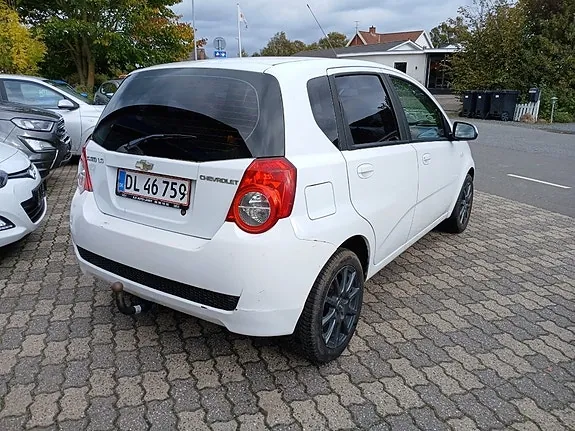 Chevrolet Aveo 2011 photo 4
