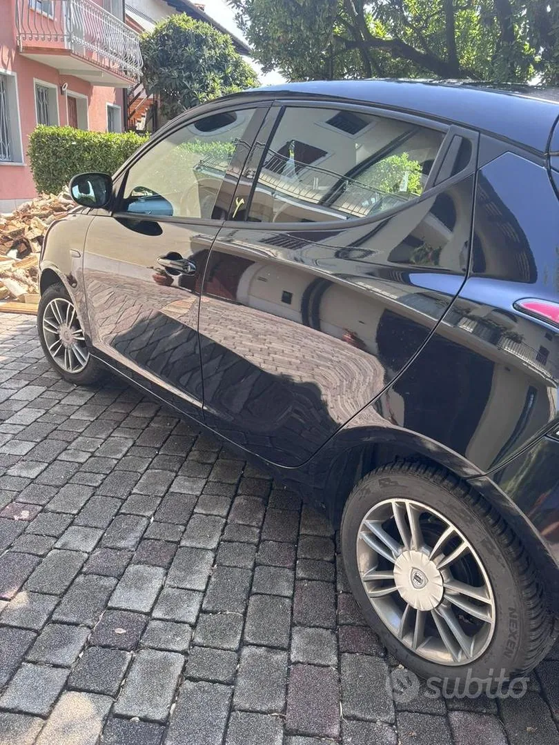 Lancia Ypsilon 2015 photo 4