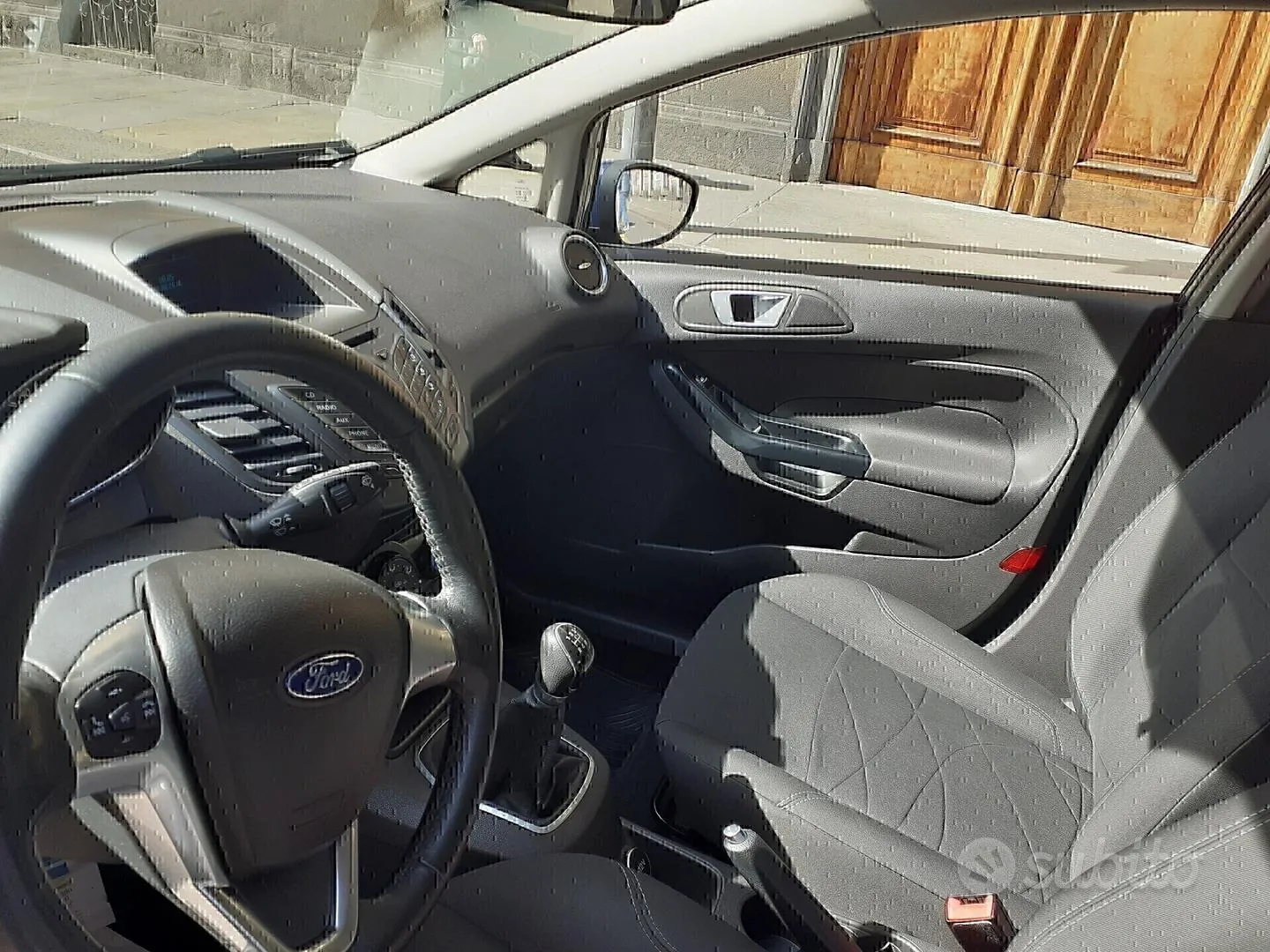 Ford Fiesta 2014 photo 4