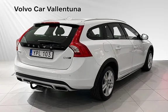Volvo V60 Cross Country 2018 photo 5