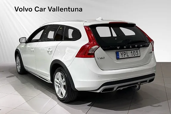 Volvo V60 Cross Country 2018 photo 4