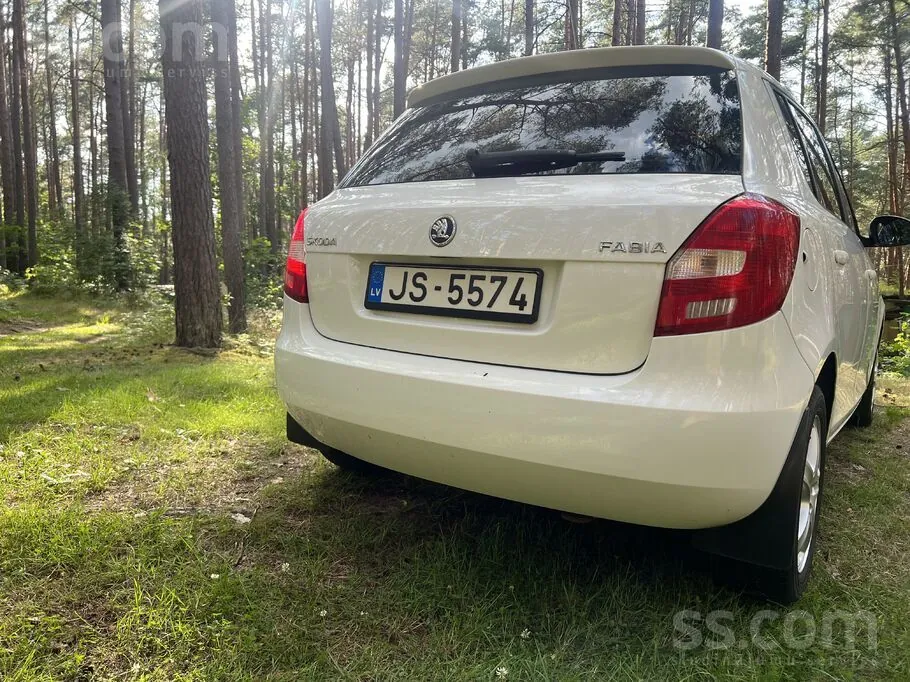 Skoda Fabia 2014 photo 5