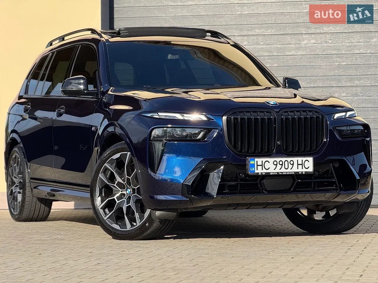 BMW X7 2023 photo 2