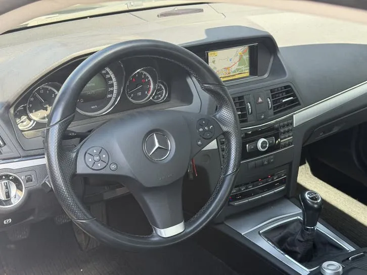 Mercedes-Benz E-Class 2010 photo 3
