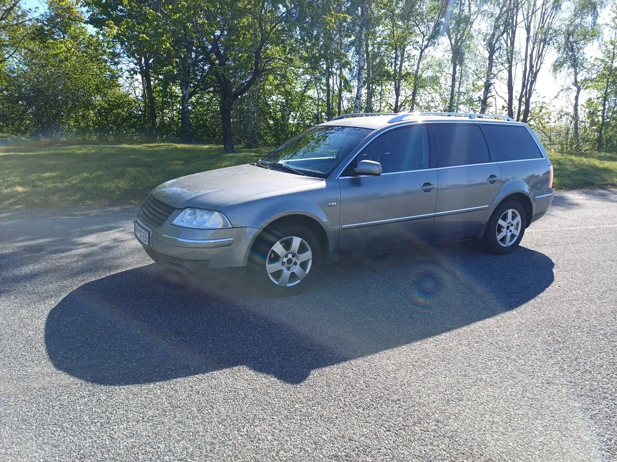 Volkswagen Passat 2001 photo 2