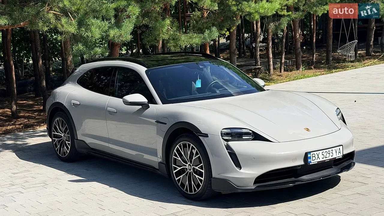Porsche Taycan Cross Turismo