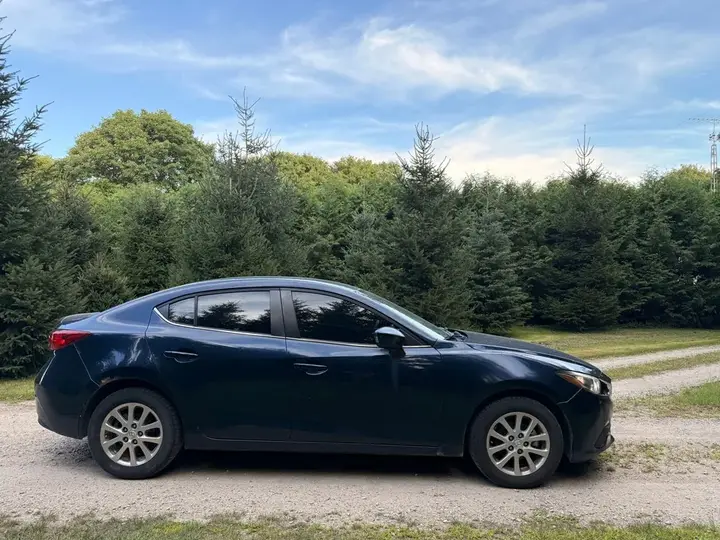 Mazda 3 2015 photo 2