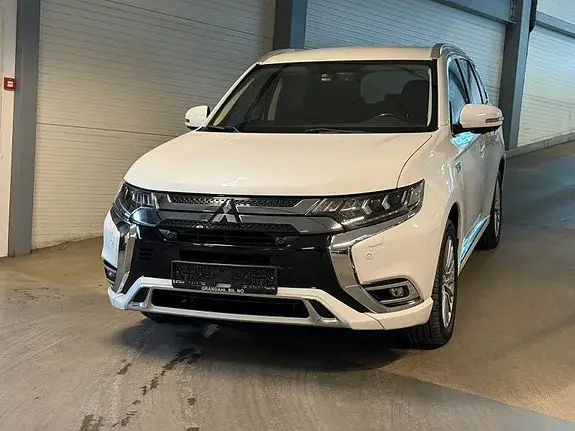 Mitsubishi Outlander 2020 photo 2