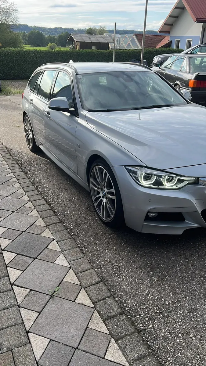 BMW 3 Series 2017 photo 3