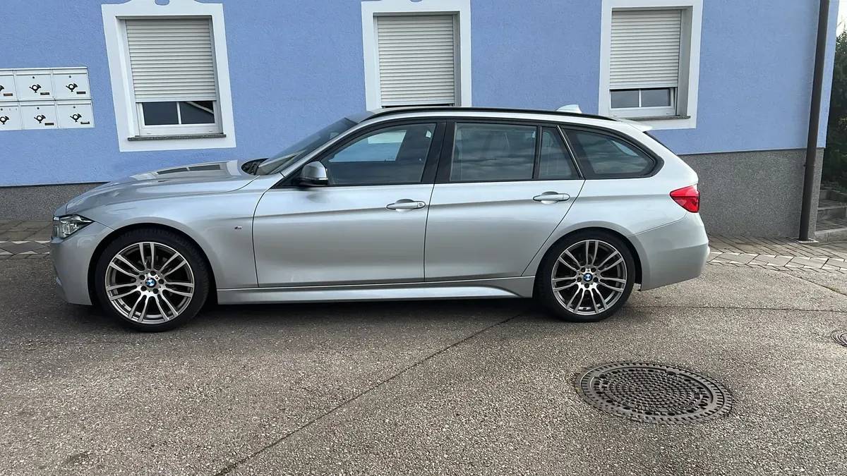 BMW 3 Series 2017 photo 2