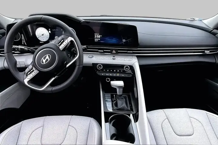 Hyundai Elantra 2026 photo 5
