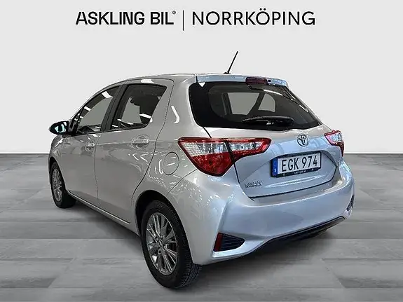 Toyota Yaris 2017 photo 2