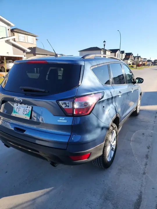 Ford Escape 2018 photo 2