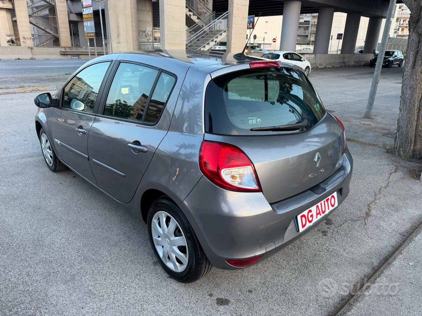 Renault Clio 2012 photo 4