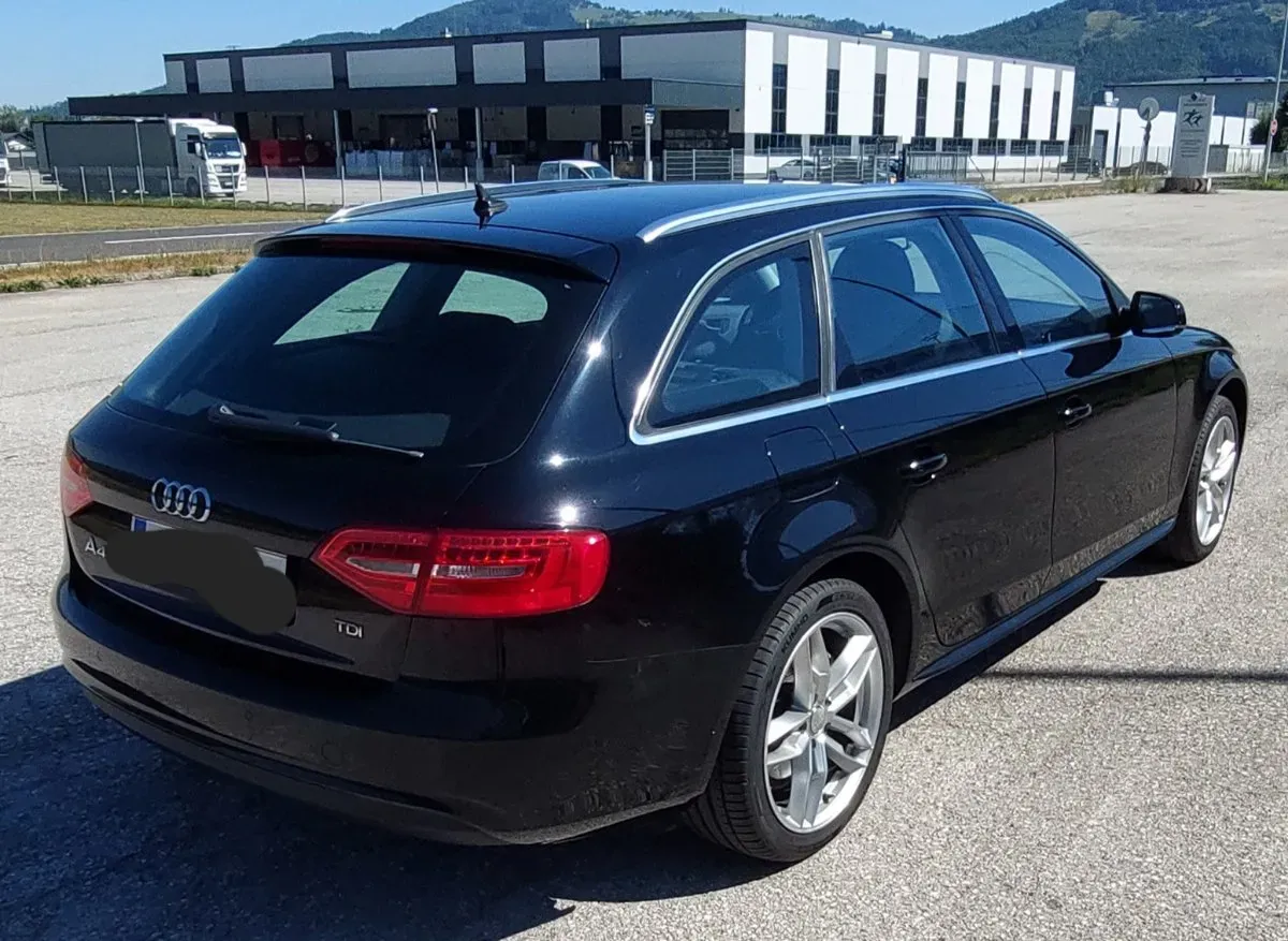 Audi A4 2013 photo 3