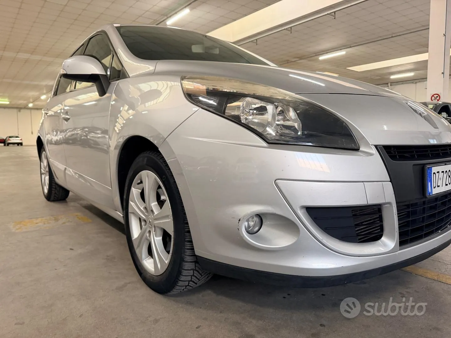 Renault Scenic 2010 photo 5