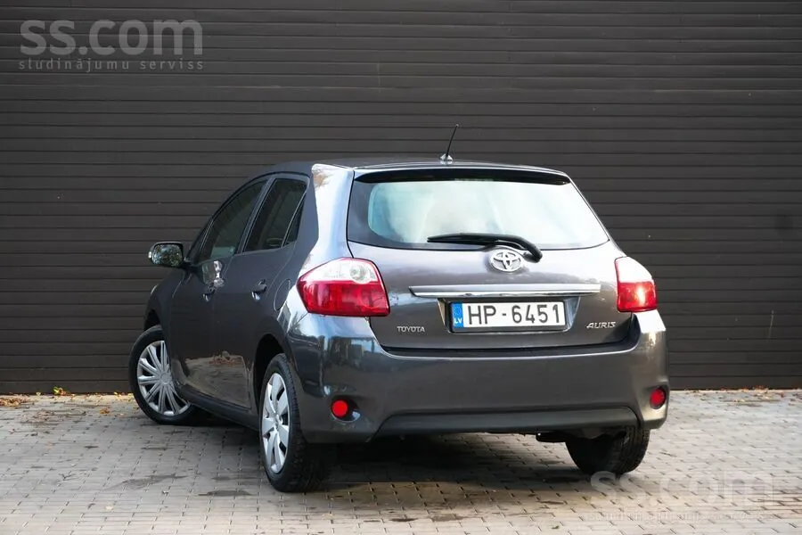 Toyota Auris 2011 photo 4
