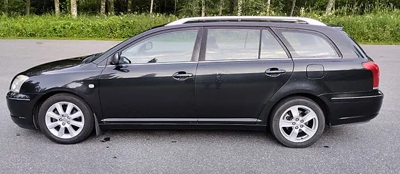 Toyota Avensis 2004 photo 5