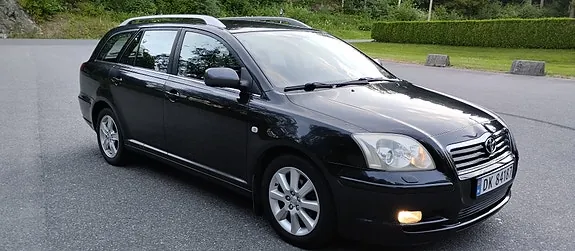 Toyota Avensis 2004 photo 2