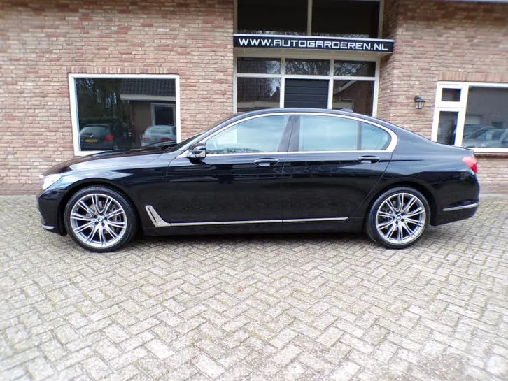 BMW 7-Serie 2017 photo 2
