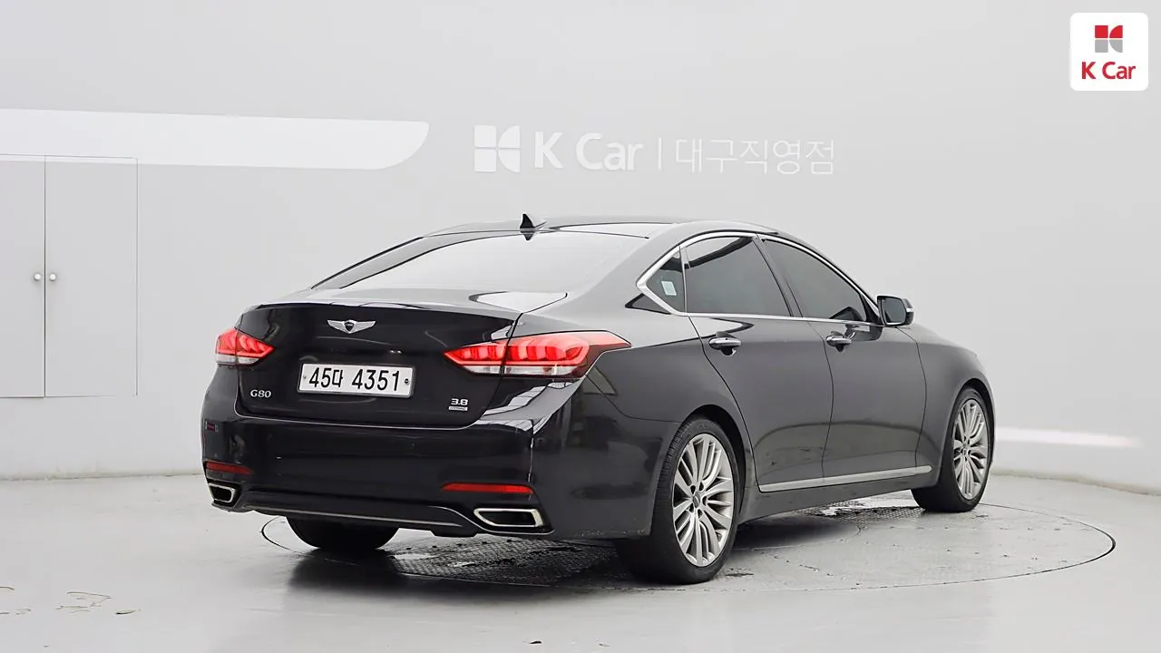 Genesis G80 2018 photo 2