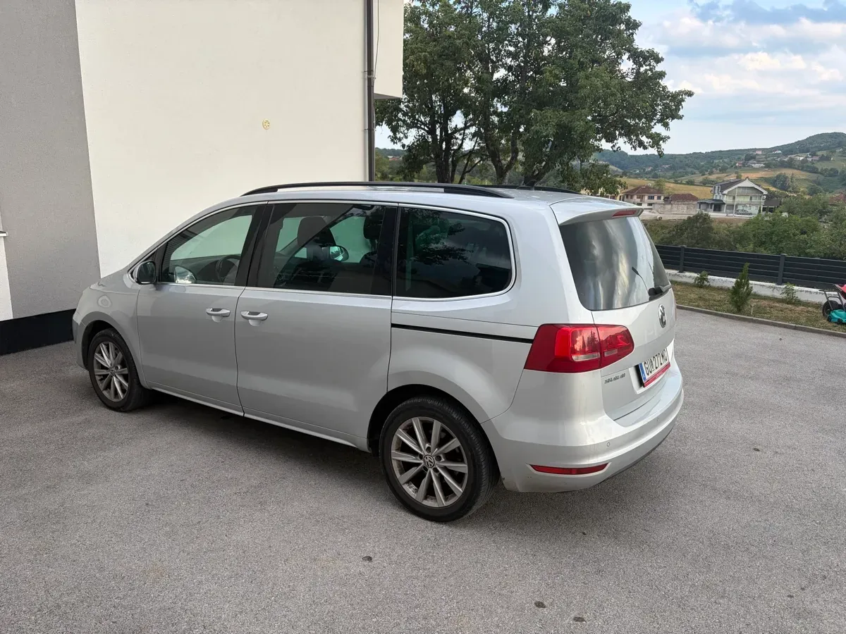 Volkswagen Sharan 2011 photo 3
