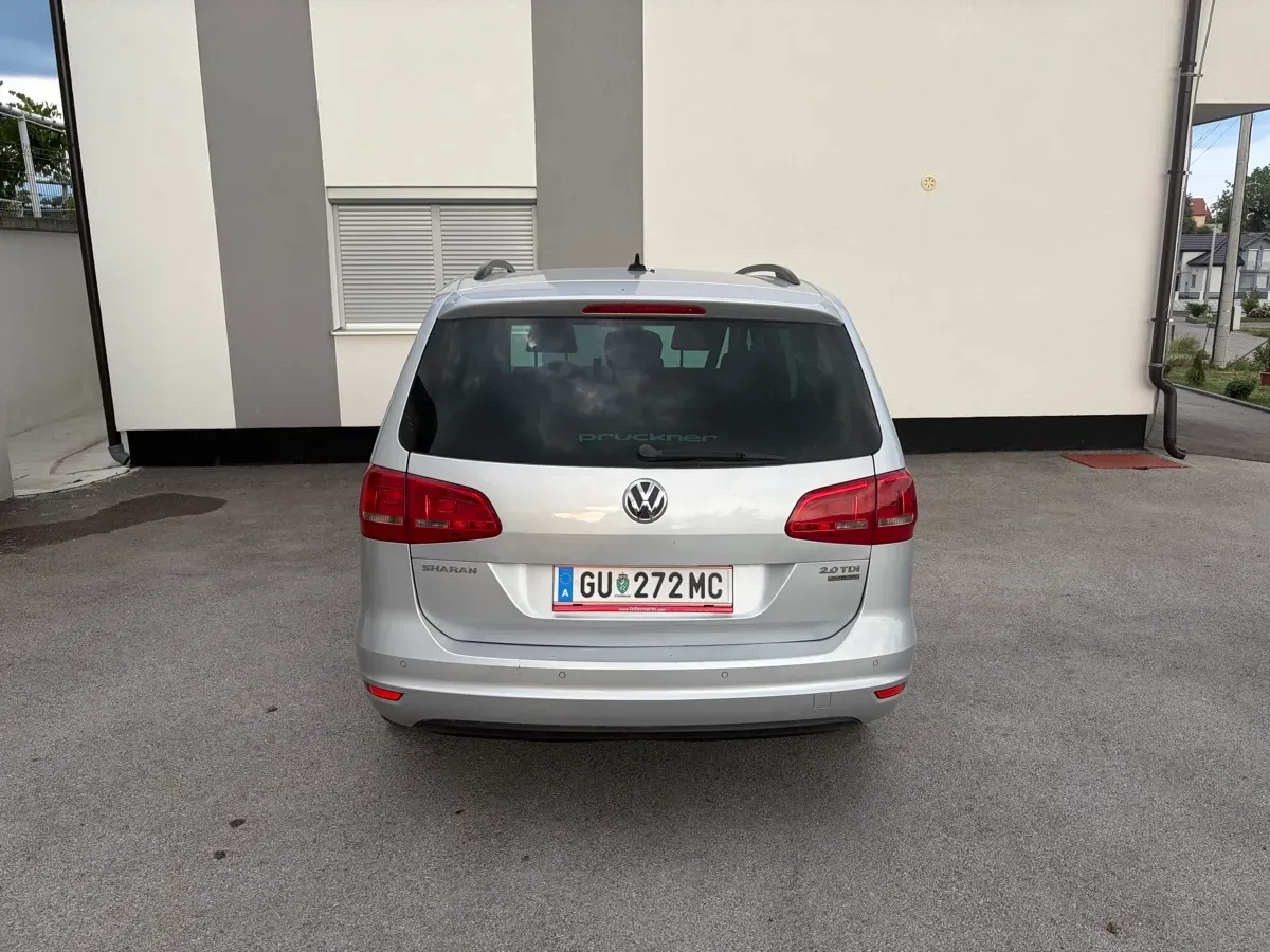Volkswagen Sharan 2011 photo 2