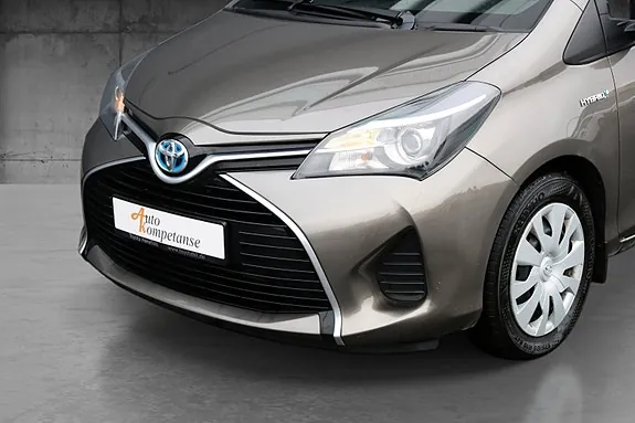 Toyota Yaris 2016 photo 2