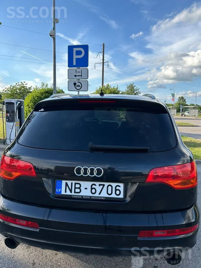 Audi Q7 2008 photo 2