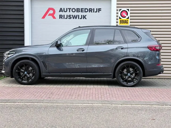 BMW X5 2021 photo 2