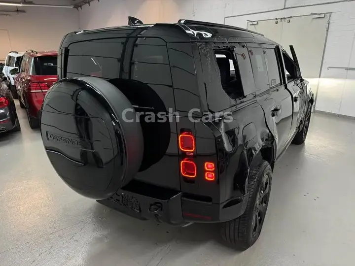 Land Rover Defender 110