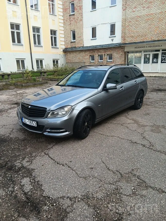 Mercedes-Benz C220 2011 photo 5
