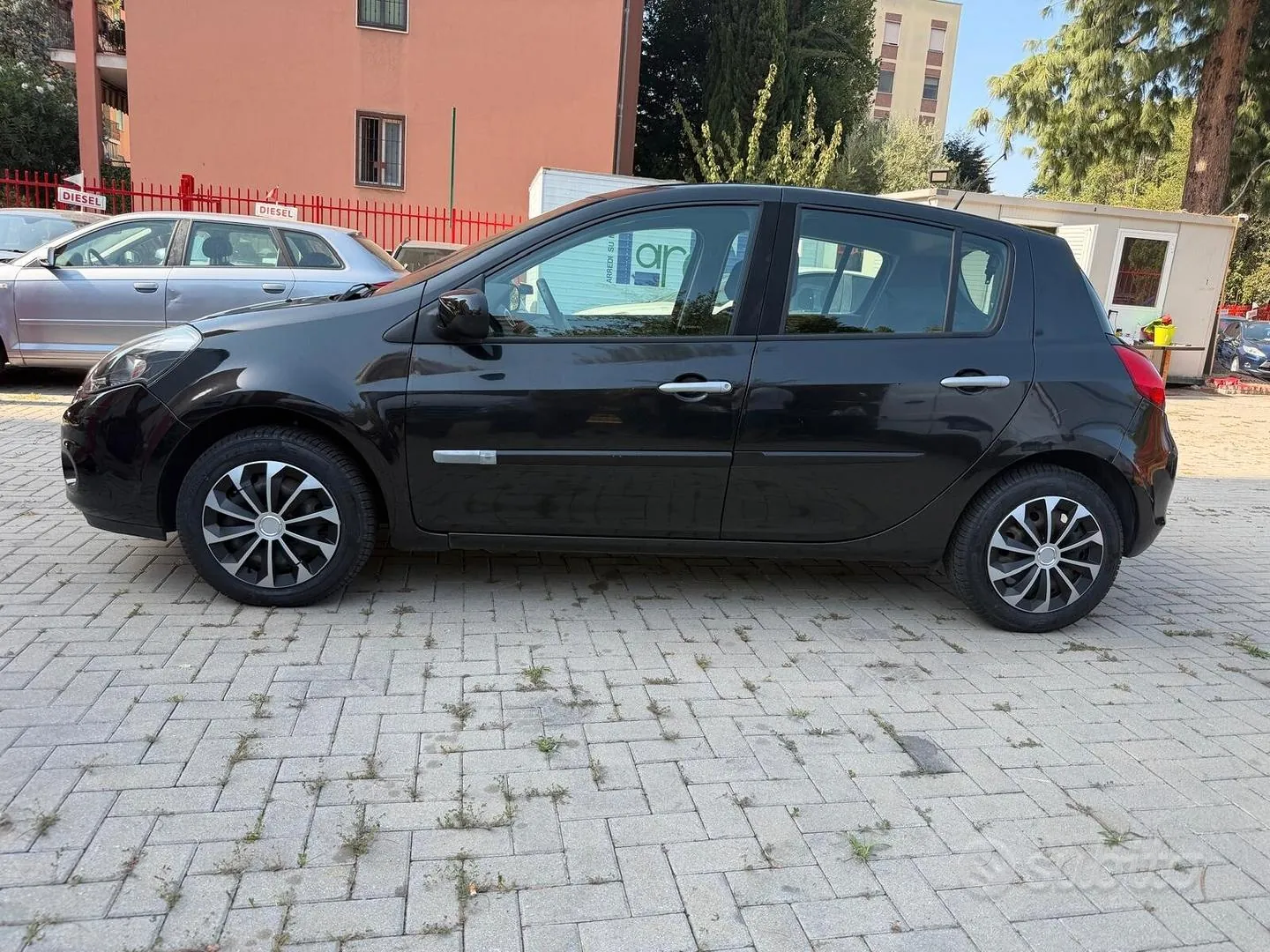 Renault Clio 2010 photo 4