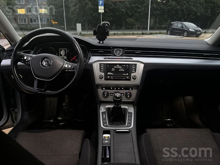 Volkswagen Passat 2015 photo 2