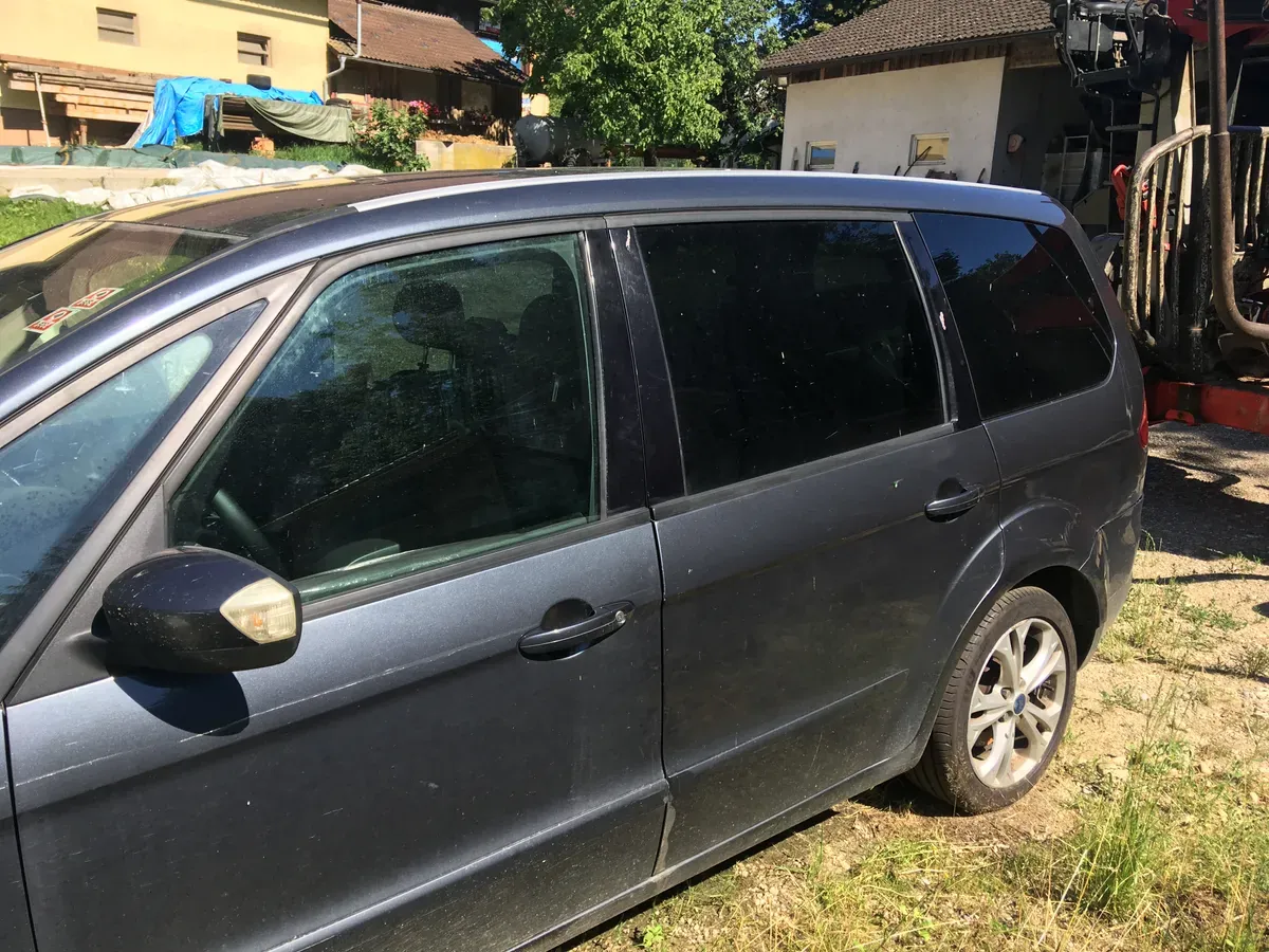 Ford Galaxy 2008 photo 3