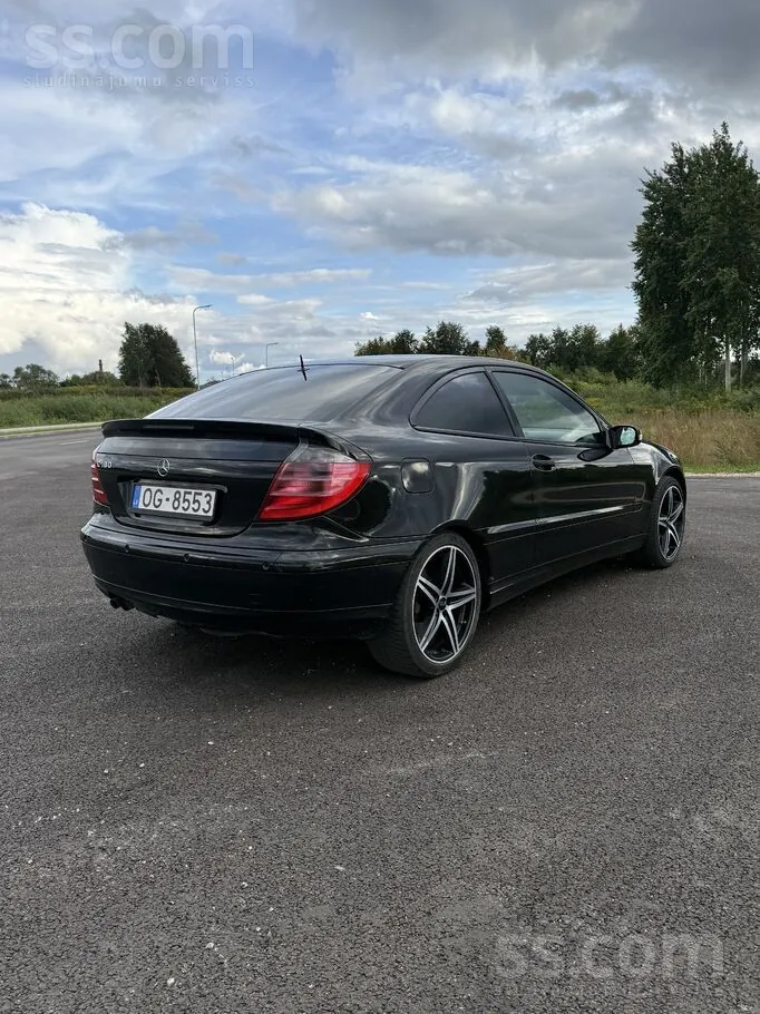 Mercedes-Benz C180 2002 photo 3