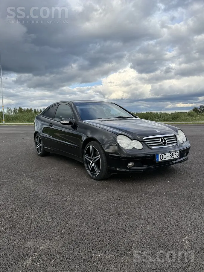 Mercedes-Benz C180 2002 photo 2