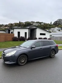 Subaru Legacy 2011 photo 2