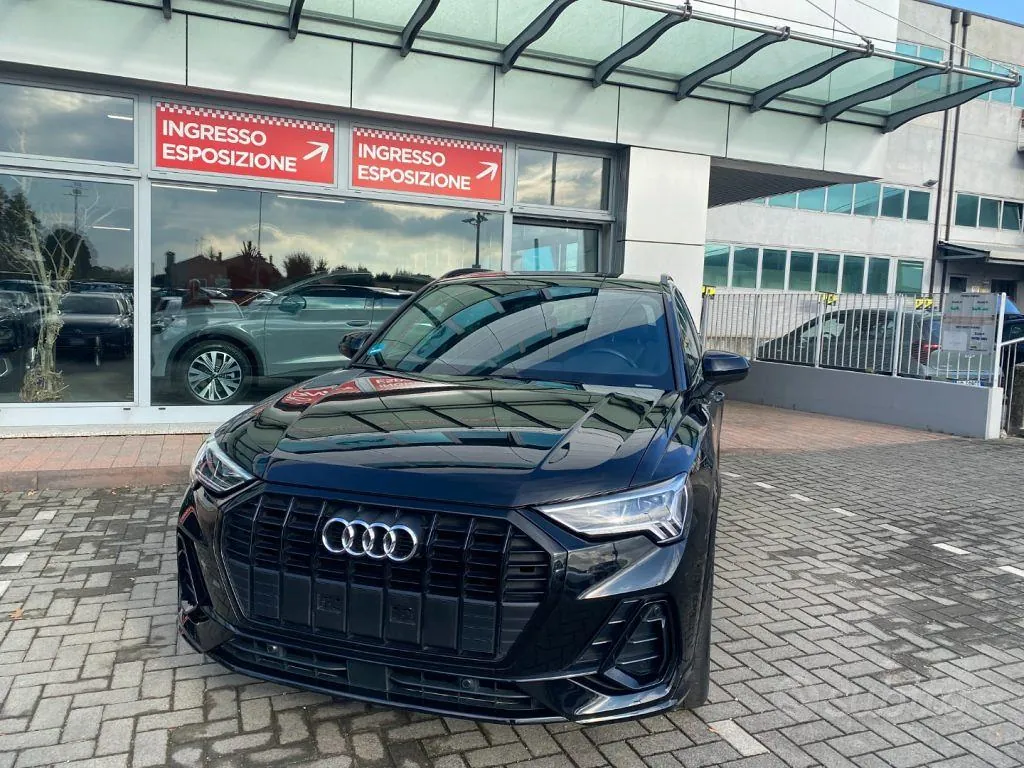 Audi Q3 2022 photo 2