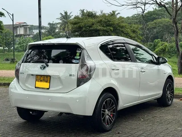 Toyota Aqua 2014 photo 4