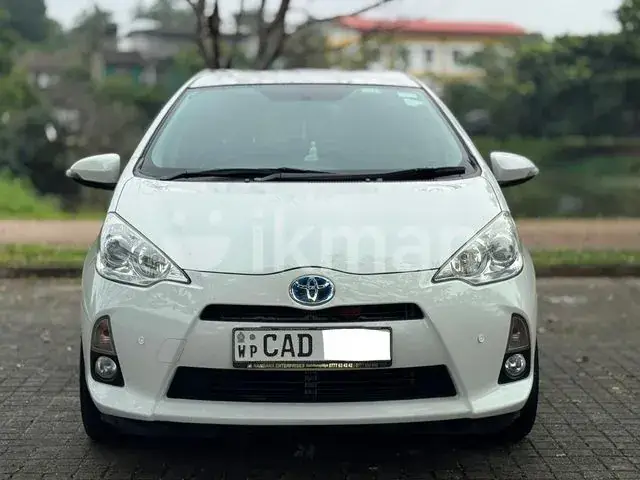 Toyota Aqua 2014 photo 2