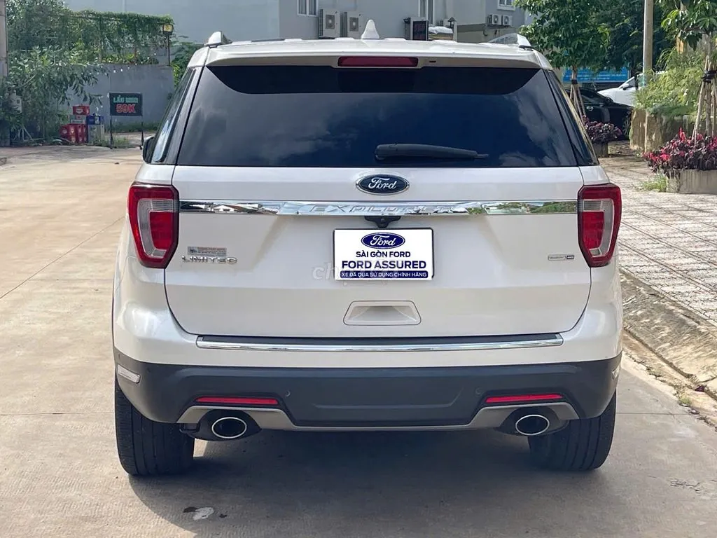 Ford Explorer 2025 photo 4
