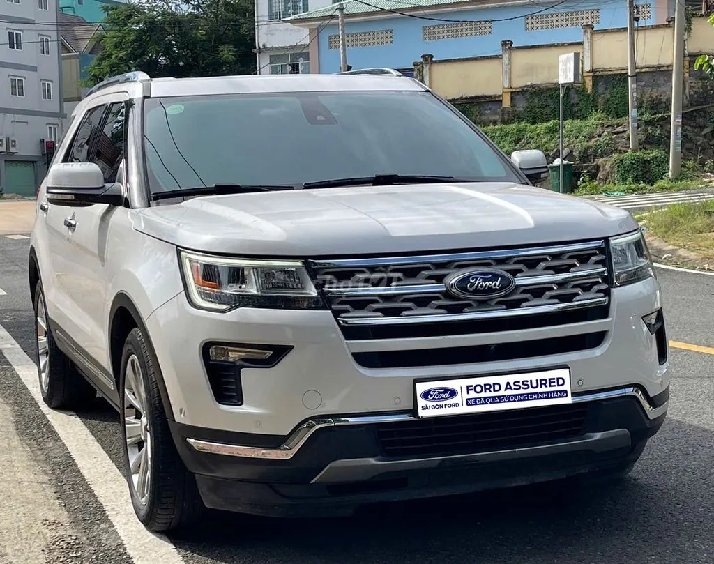 Ford Explorer 2025 photo 2