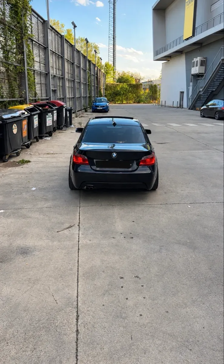 BMW 530D 2004 photo 2