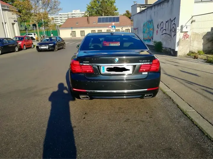 BMW 7 Series 2013 photo 3