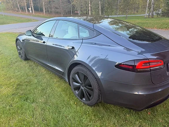 Tesla Model S 2023 photo 3