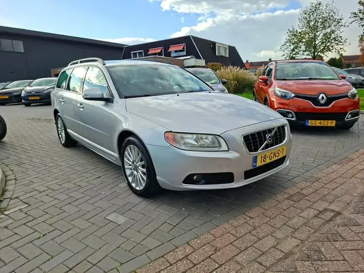 Volvo V70 2008 photo 3
