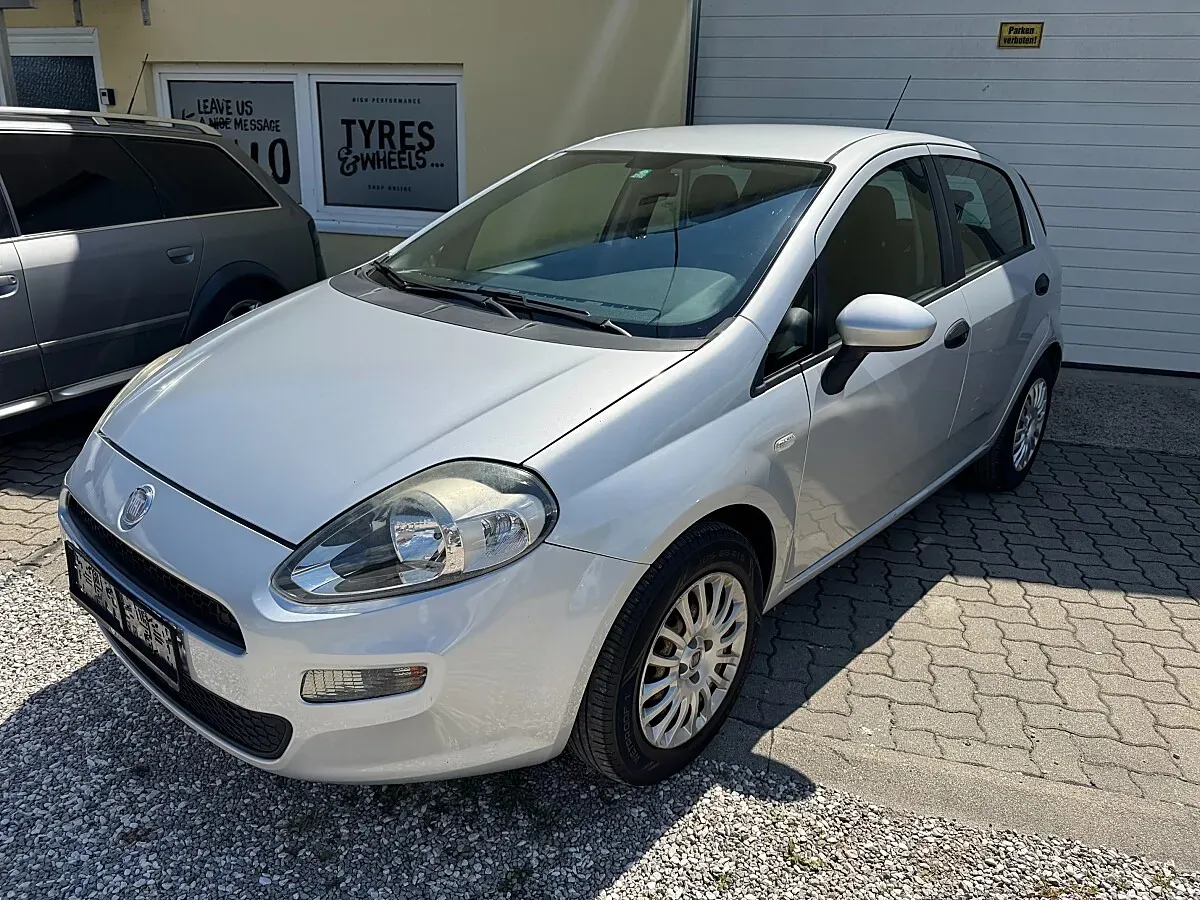 Fiat Punto 2012 photo 2