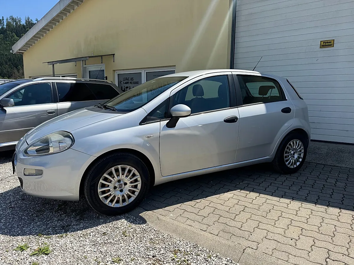 Fiat Punto 2012 photo 3