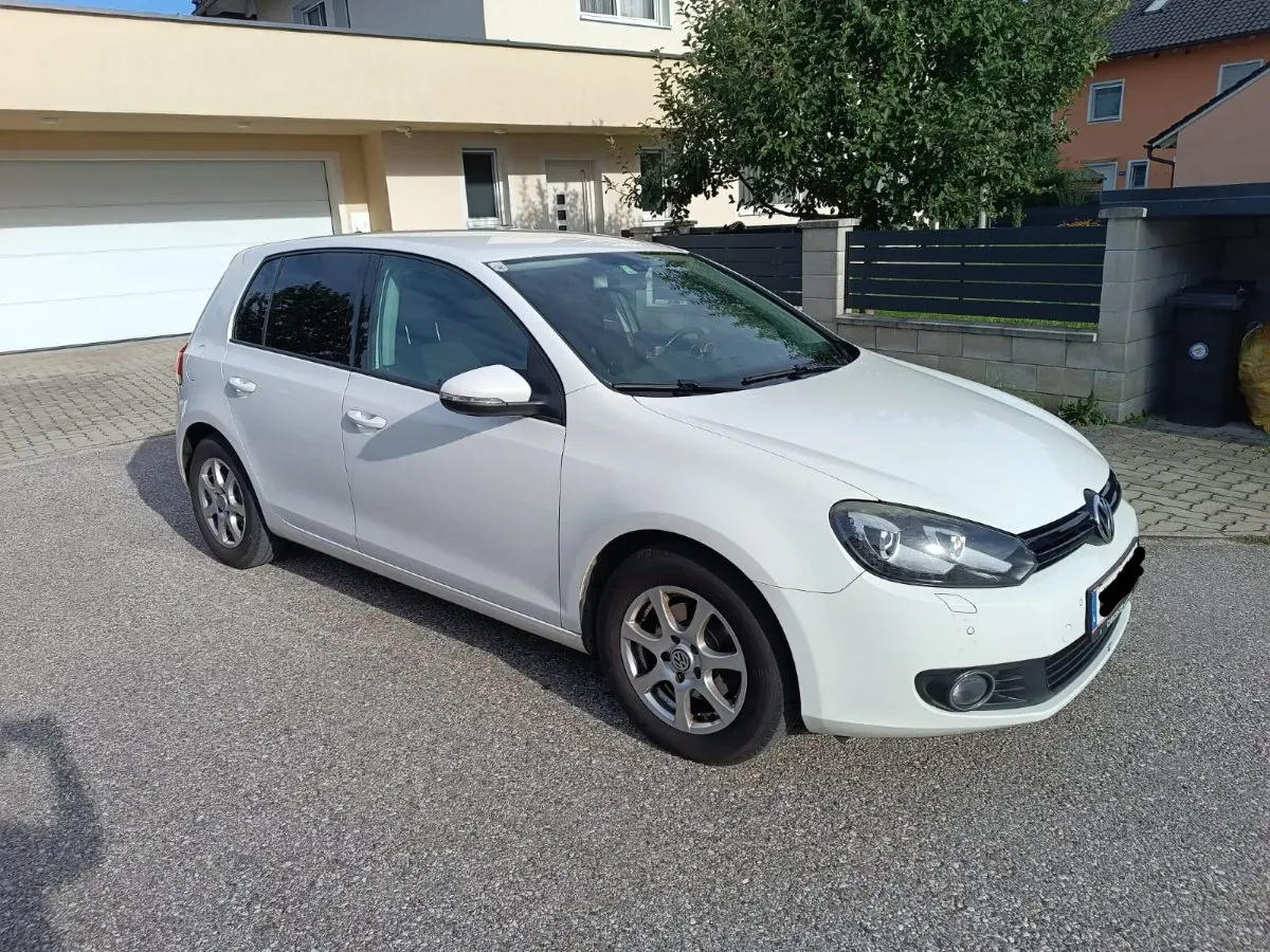 Volkswagen Golf 2011 photo 2
